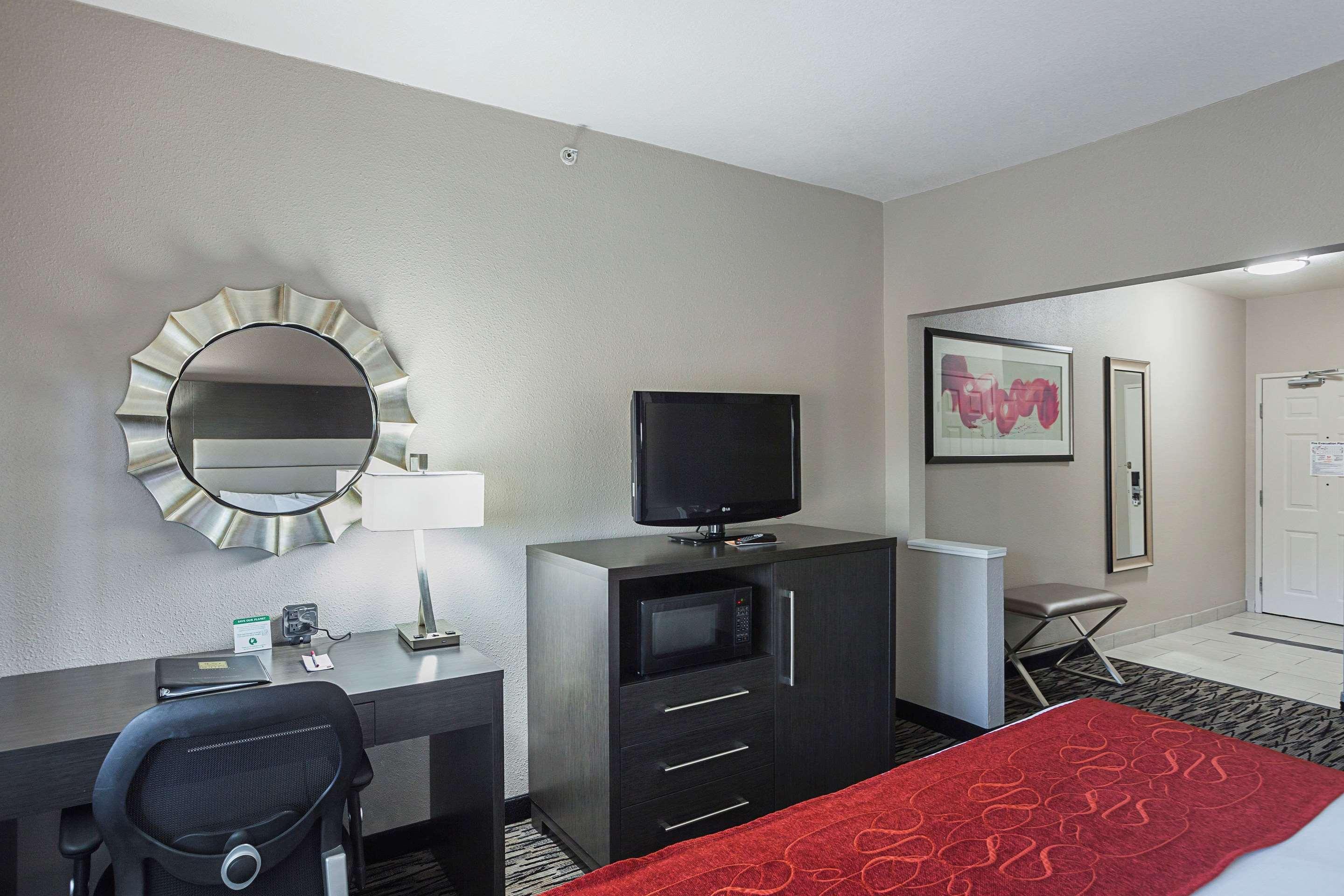 Comfort Suites לואיסוויל מראה חיצוני תמונה
